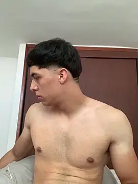 Snapshot of max_ryderr chatting on February 6, 9:49 pm max ryderr online show from February 6, 9:49 pm