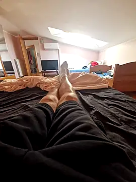 Velly82 online show from April 4, 2:25 pm