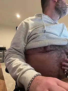 Snapshot of harrychest chatting on February 11, 2:57 pm harrychest online show from February 11, 2:57 pm