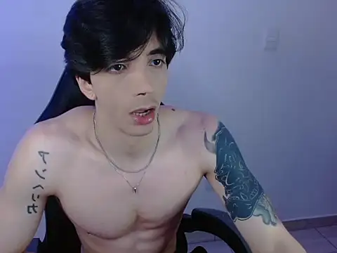 H3ll B0I online show from January 14, 9:29 pm