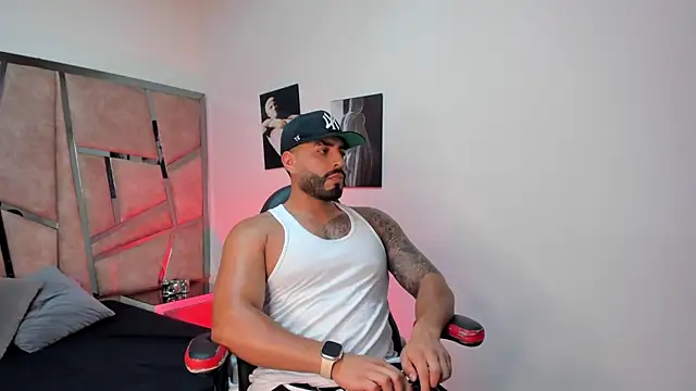 LeandroRusso online show from January 30, 7:48 pm