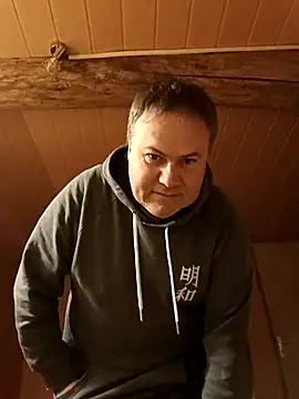 Pourleplasirs online show from March 7, 9:06 pm