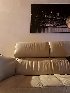 Pourleplasirs online show from February 3, 12:04 am