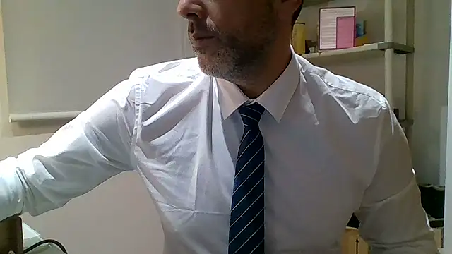 66MA69 online show from December 16, 6:26 pm