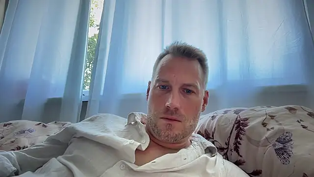 Snapshot of Christian87xxx chatting on September 11, 9:41 am Christian87xxx online show from September 11, 9:41 am