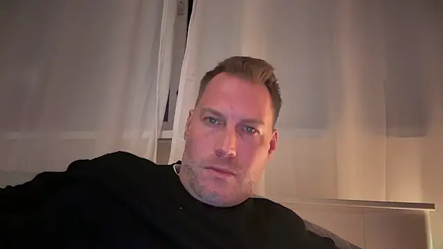 Snapshot of Christian87xxx chatting on October 3, 7:52 pm Christian87xxx online show from October 3, 7:52 pm