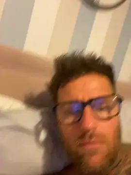 Jamesdeanmcqueen online show from February 1, 7:34 pm