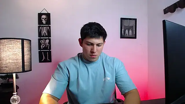 Snapshot of JamesCr_ chatting on October 21, 2:14 am JamesCr  online show from October 21, 2:14 am