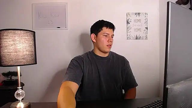 Snapshot of JamesCr_ chatting on October 11, 11:09 pm JamesCr  online show from October 11, 11:09 pm
