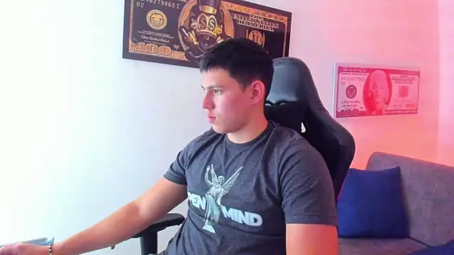 Snapshot of JamesCr_ chatting on March 3, 8:07 pm JamesCr  online show from March 3, 8:07 pm