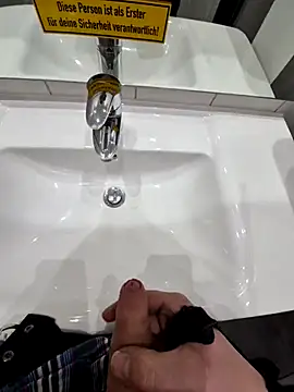 Oli0203xh online show from March 18, 7:50 pm