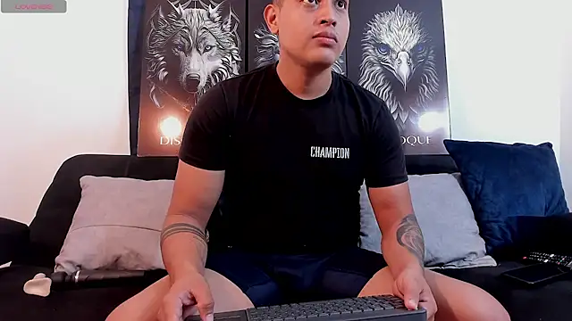 JohanSmith online show from February 15, 2:22 pm