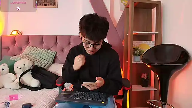 PepperTwink online show from February 15, 1:08 pm