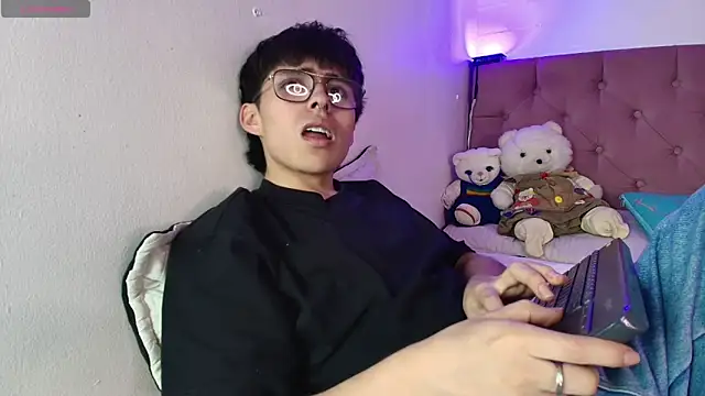 Snapshot of PepperTwink chatting on October 24, 3:58 pm PepperTwink online show from October 24, 3:58 pm