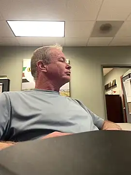 hintly online show from December 5, 9:44 pm