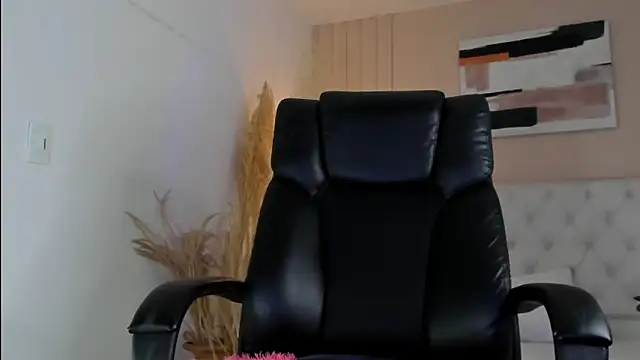 ISAAC CRYSTON online show from January 6, 8:02 pm