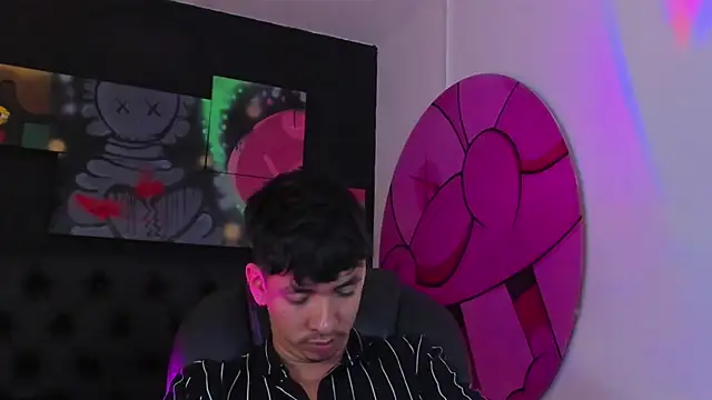 ISAAC CRYSTON online show from October 31, 9:18 pm