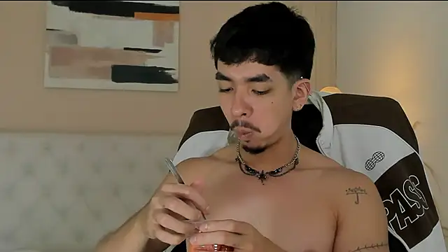 ISAAC CRYSTON online show from February 4, 8:48 pm