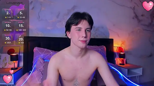 AdrianoAubert online show from December 5, 10:33 am