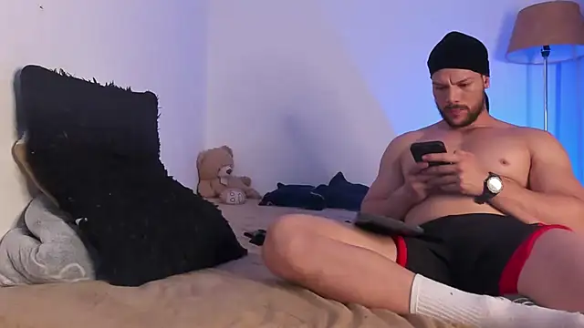 Snapshot of bakersboyssexys chatting on September 27, 1:36 am bakersboyssexys online show from September 27, 1:36 am