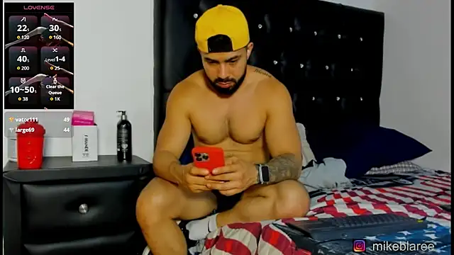 mikeblaree online show from April 1, 12:01 am