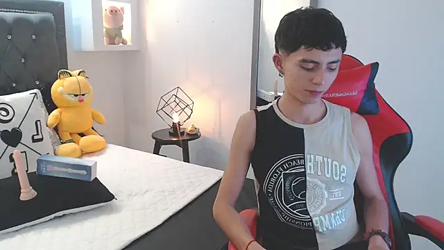 MaikyCooper online show from March 14, 4:32 am