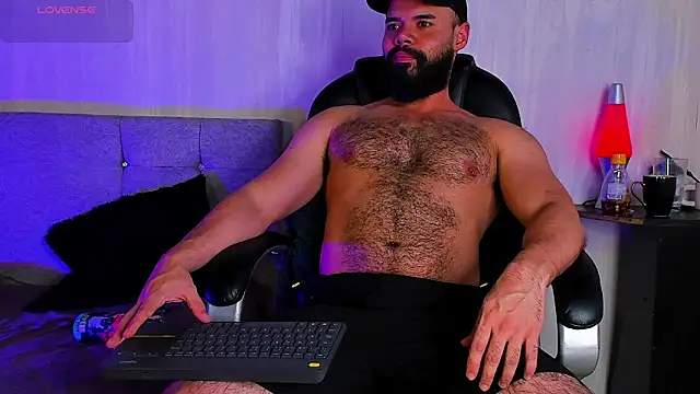 Luke Diaz7 online show from April 4, 9:45 pm