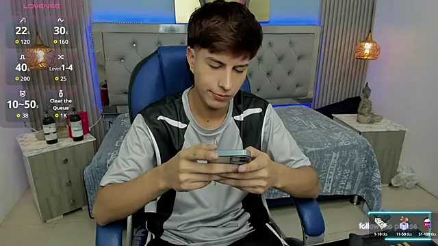 Estiv18  online show from November 30, 2:57 am