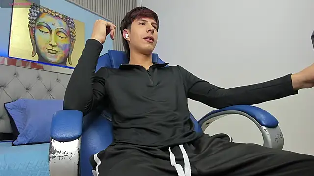 Estiv18  online show from January 10, 2:39 am