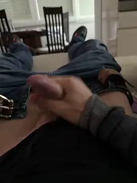 lonelycroboy online show from December 3, 2:01 pm