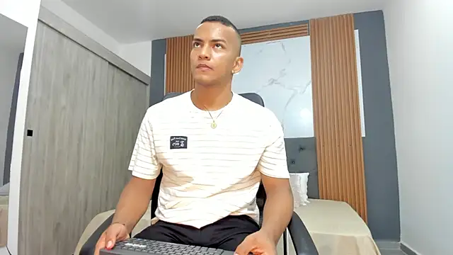 Rafa2004Cruz online show from March 18, 12:17 pm