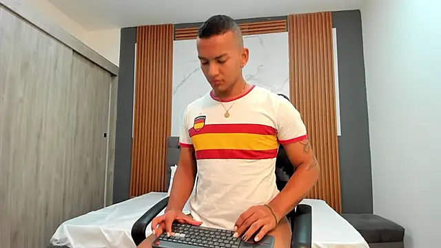 Rafa2004Cruz online show from February 19, 11:38 am