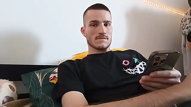 yoyoboy988 online show from June 21, 2:33 pm