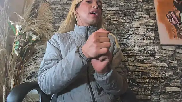 Danny Luxx online show from November 6, 3:42 am