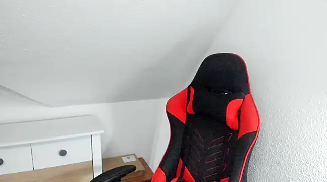 Snapshot of Kozik1992 chatting on March 8, 5:14 am Kozik1992 online show from March 8, 5:14 am