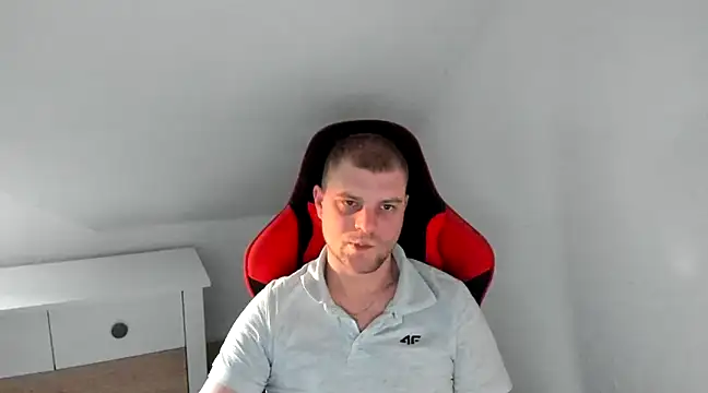 Snapshot of Kozik1992 chatting on March 9, 5:06 pm Kozik1992 online show from March 9, 5:06 pm