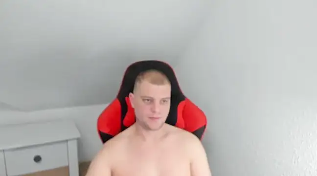 Snapshot of Kozik1992 chatting on February 25, 6:14 am Kozik1992 online show from February 25, 6:14 am