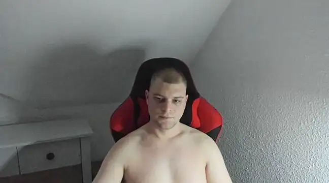 Snapshot of Kozik1992 chatting on February 24, 6:16 am Kozik1992 online show from February 24, 6:16 am