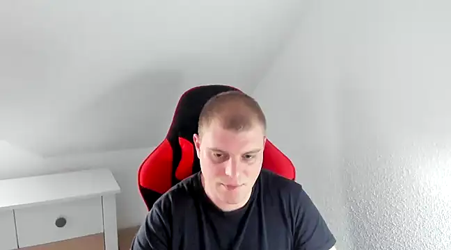 Snapshot of Kozik1992 chatting on March 17, 1:08 pm Kozik1992 online show from March 17, 1:08 pm