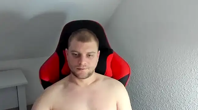 Snapshot of Kozik1992 chatting on March 16, 5:25 am Kozik1992 online show from March 16, 5:25 am