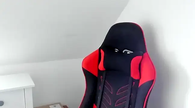 Snapshot of Kozik1992 chatting on March 5, 12:44 pm Kozik1992 online show from March 5, 12:44 pm