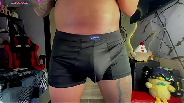 jeffvalemtino online show from April 9, 11:00 pm