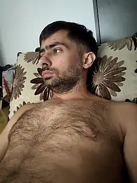 Snapshot of andreiiiii2025 chatting on October 17, 9:46 am andreiiiii2025 online show from October 17, 9:46 am