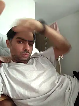 Snapshot of andreiiiii2025 chatting on October 8, 8:40 am andreiiiii2025 online show from October 8, 8:40 am