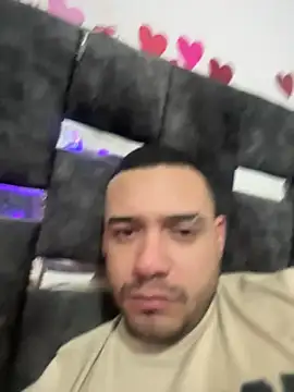 Snapshot of Angelgarcia_ chatting on February 23, 5:17 am Angelgarcia  online show from February 23, 5:17 am