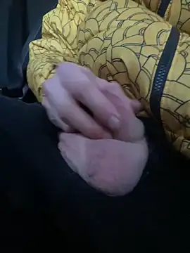 cazzone912025 online show from March 18, 5:13 am