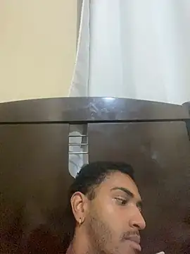 ldkzinnn online show from February 24, 1:53 pm