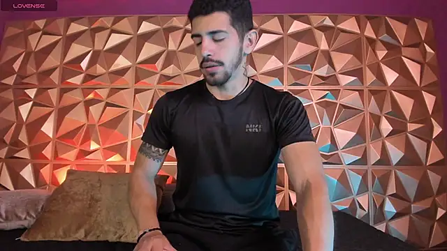 AlejandroStormm online show from December 19, 6:05 pm