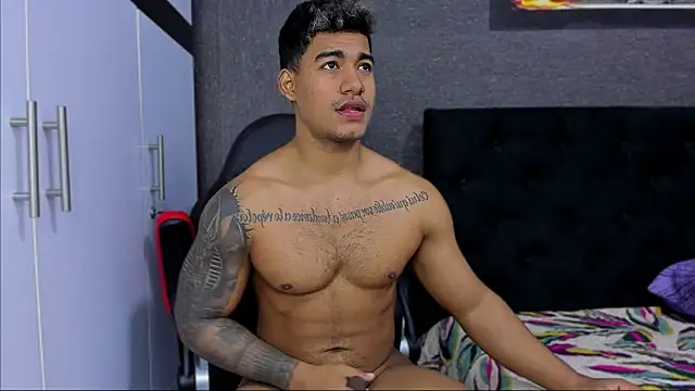 Snapshot of luigi_hot_ chatting on March 12, 4:02 pm luigi hot  online show from March 12, 4:02 pm