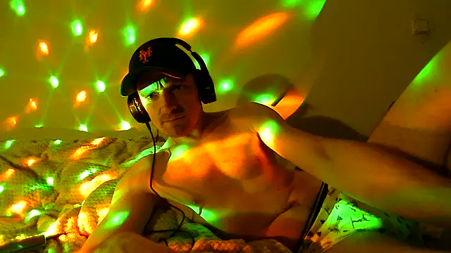 Snapshot of great_feeling chatting on February 22, 10:04 pm great feeling online show from February 22, 10:04 pm